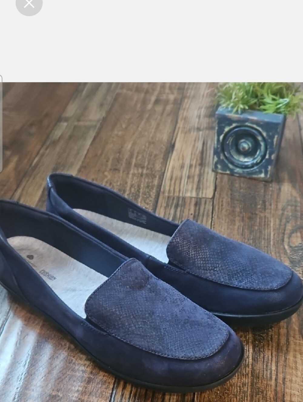 Clarks‎ Cloudsteppers Women's Navy Blue Embossed Suede Slip On Flats